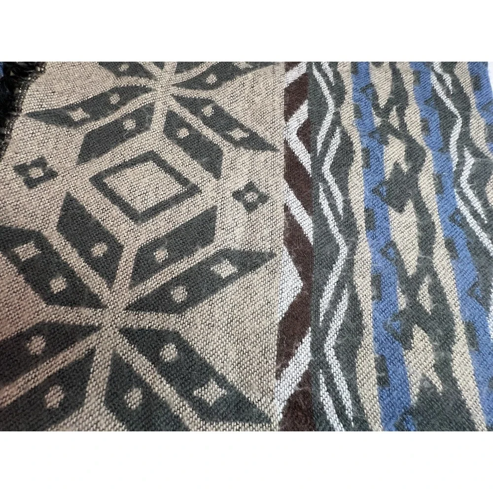 Unbranded Women's  Blue Maroon Brown Tan Fringe  Geometric Scarf  ~ 27